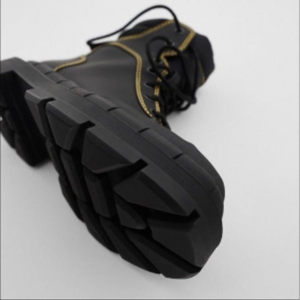 Zara | Low Heel Rubberized Lug Sole Ankle Combat Boots Size 6 NEW - Picture 9 of 10